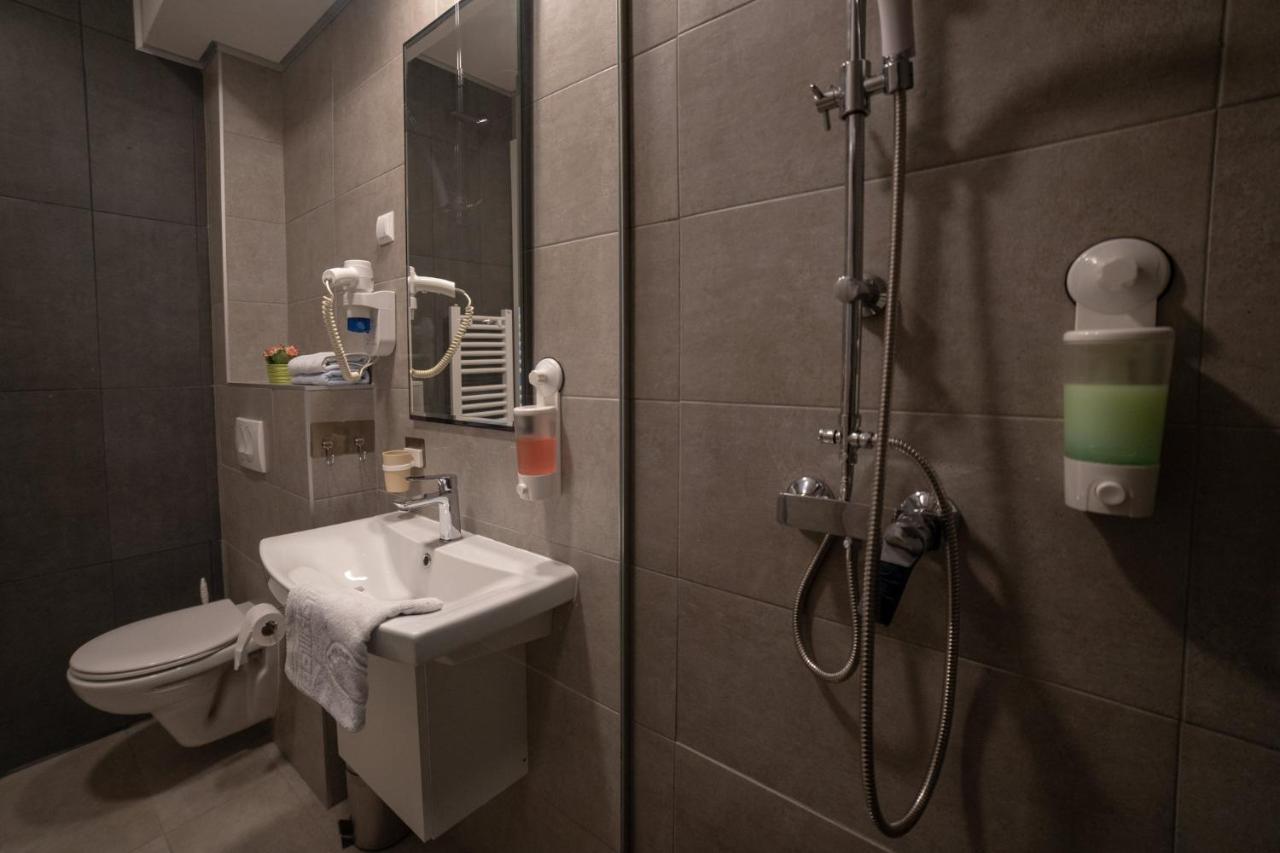 Apartments Slana Oaza 图兹拉 外观 照片